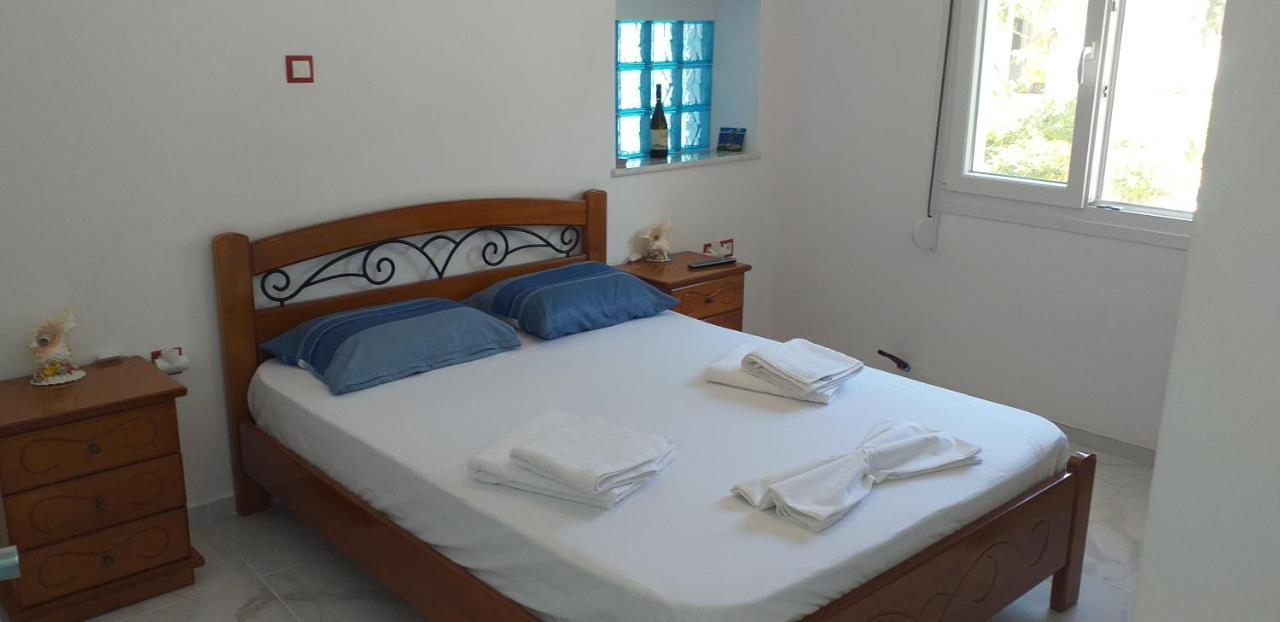شقة White And Blue,Finikas Syros Vissa المظهر الخارجي الصورة