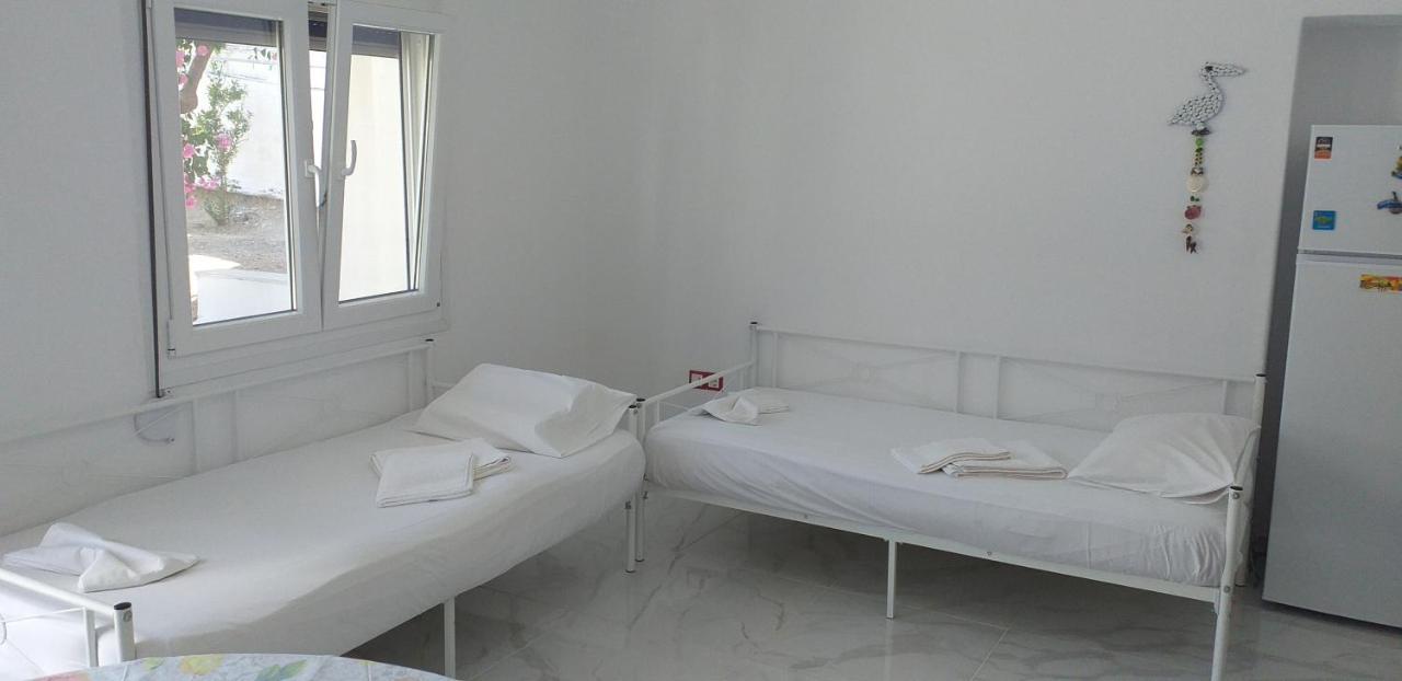 شقة White And Blue,Finikas Syros Vissa المظهر الخارجي الصورة